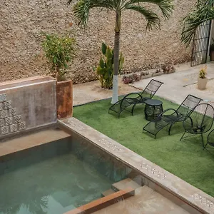 https://hotel-boutique-la-casona-by-kavia.hotelsmerida.org
