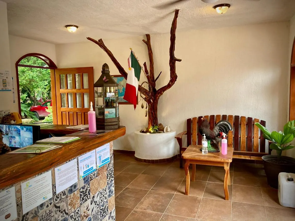 Yaxche Centro Hostal y Camping Bacalar Ostello