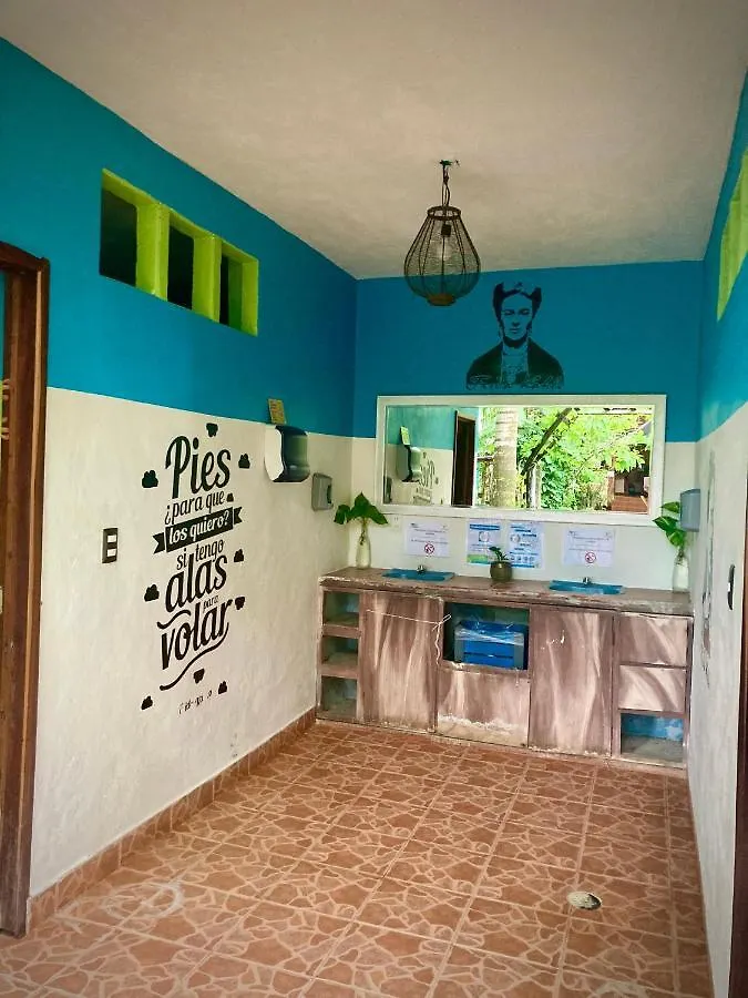 بيت شباب Yaxche Centro Hostal Y Camping باكالار المكسيك