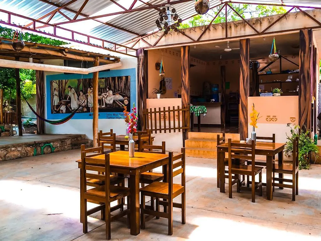 Yaxche Centro Hostal Y Camping باكالار