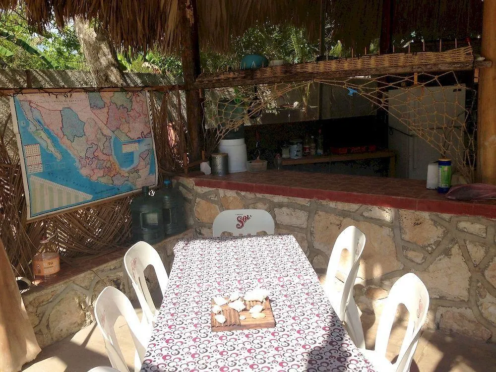 Yaxche Centro Hostal Y Camping باكالار