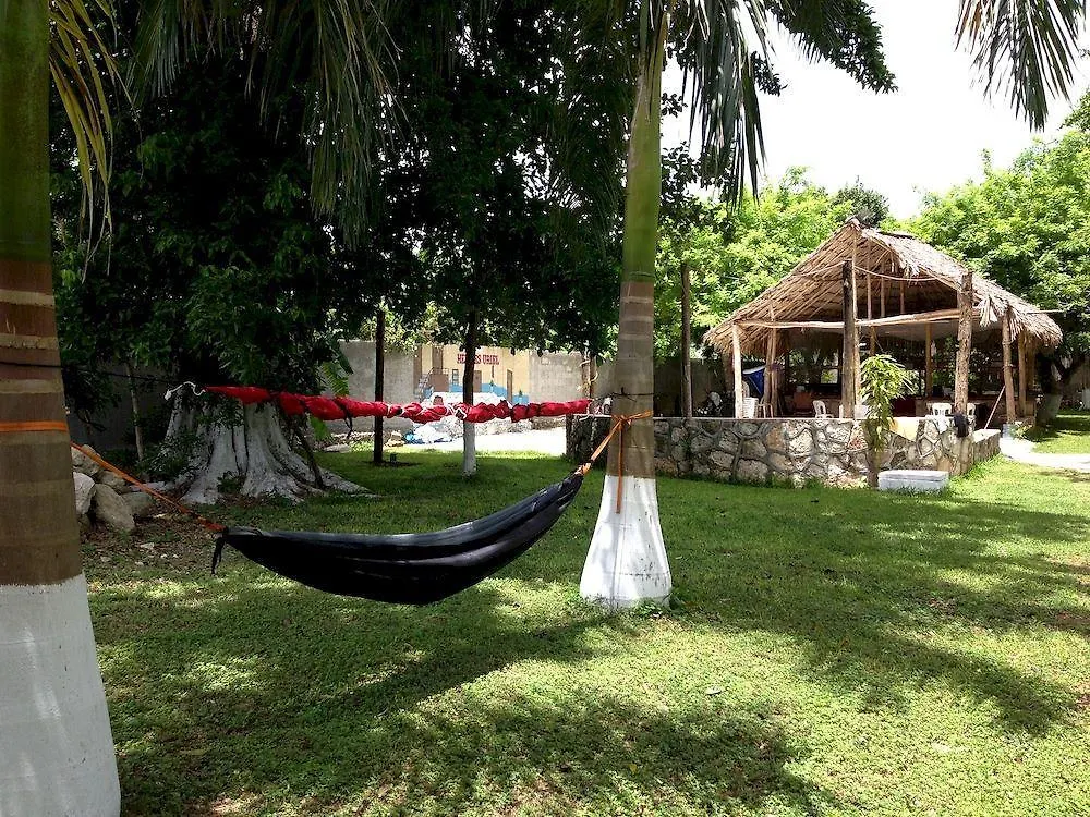 بيت شباب Yaxche Centro Hostal Y Camping باكالار المكسيك